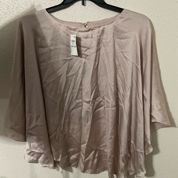 Giani Bernini Women's Satin Capelet Evening Wrap with Closure. NWT Nude Color - Picture 4 of 7